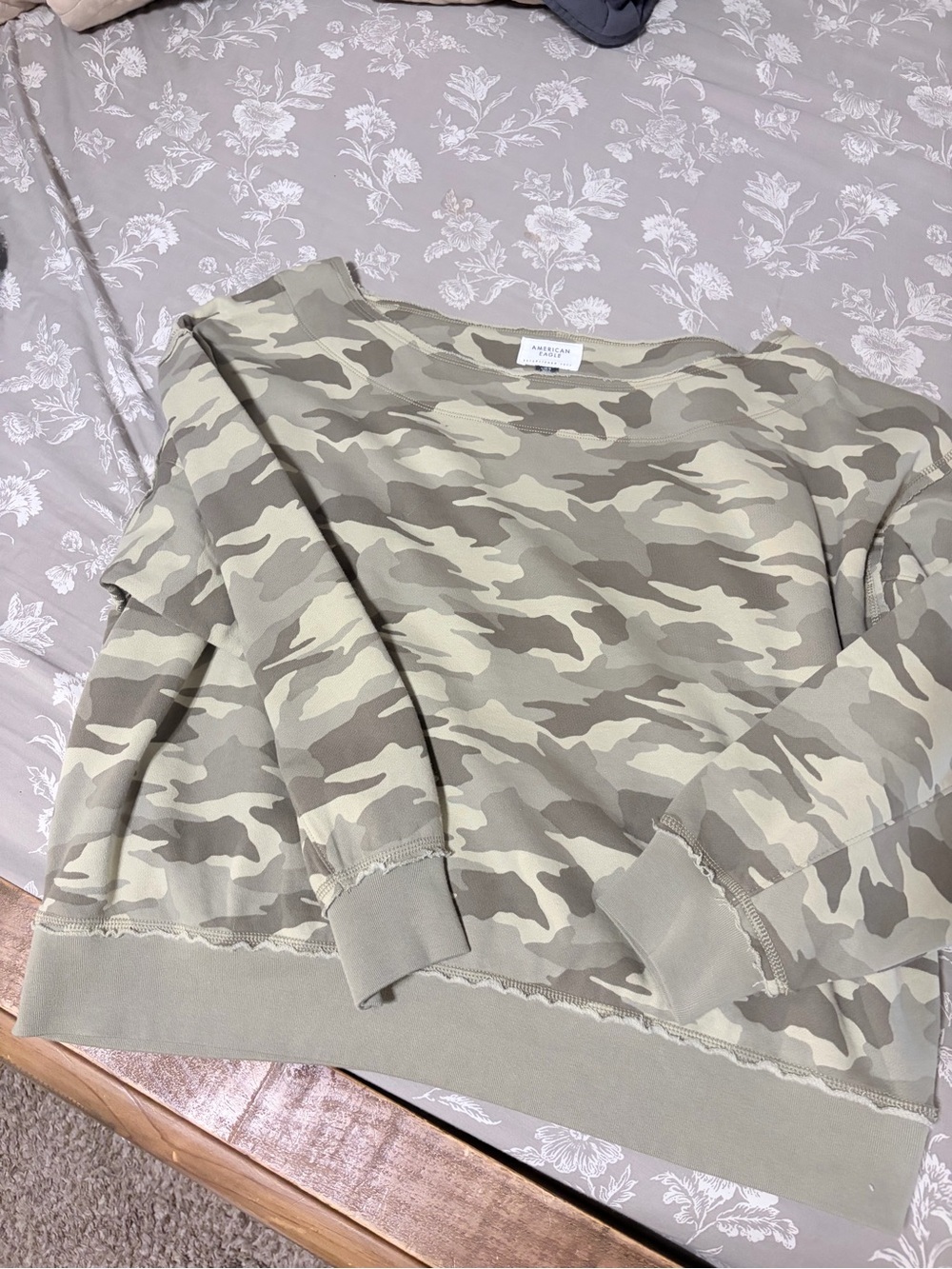 American Eagle Outfitters Olive Camo Crewneck Sweatshirt